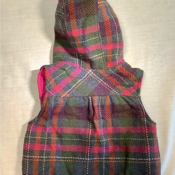 GYMBOREE “Fall Leaves & Flowers” quilted plaid vest with hood. 12-24 months. - Picture 5 of 6